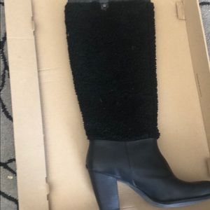 UGG
Black Leather Ava Exposed Fur Boots